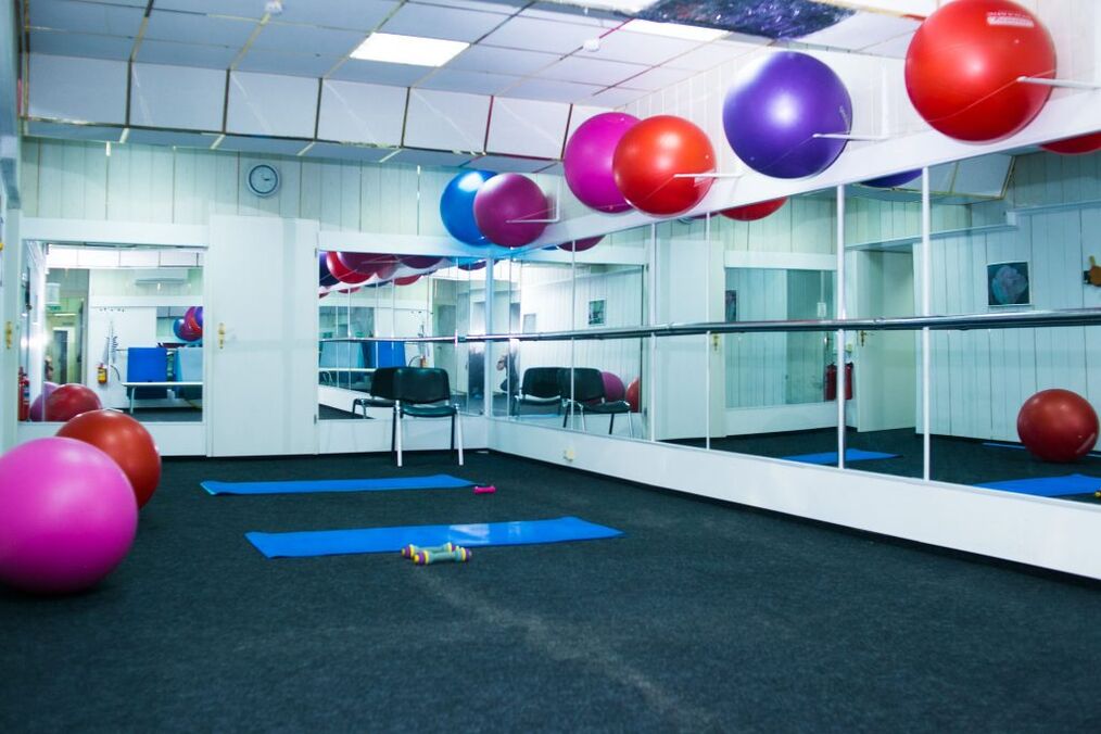 Sala para terapia de ejercicios.