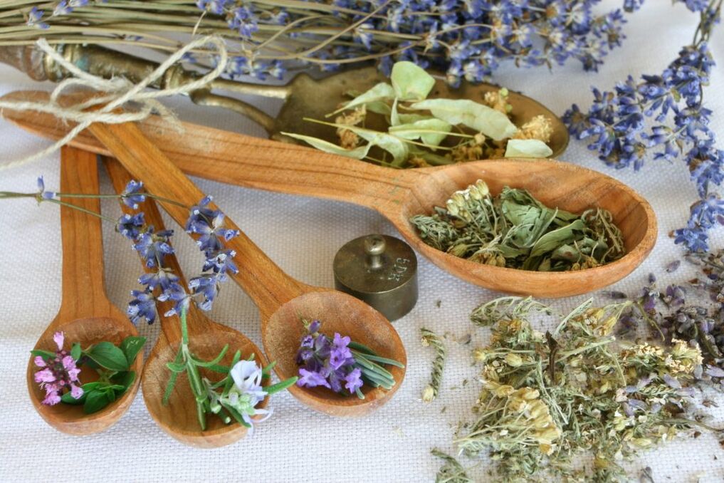 La medicina tradicional se puede utilizar para tratar la osteocondrosis torácica.